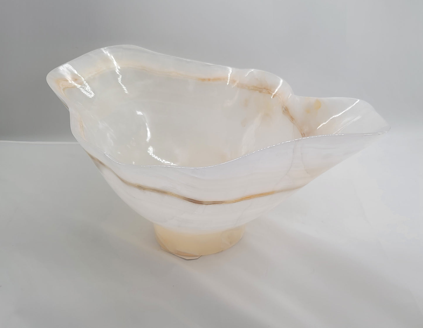 White Medium Onyx Centerpiece