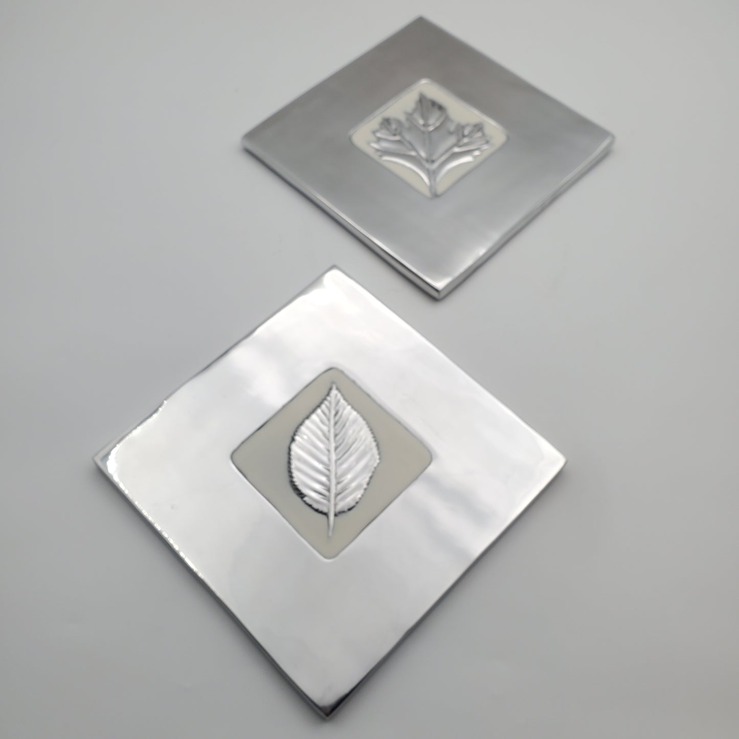2pc Leaf Pot Holder Tray Set