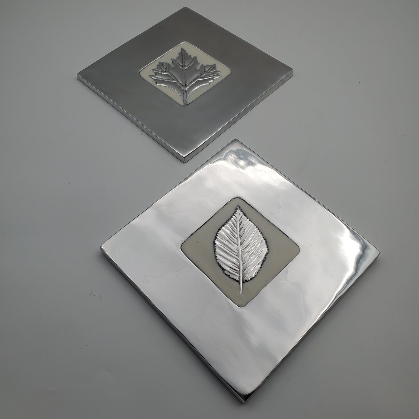 2pc Leaf Pot Holder Tray Set