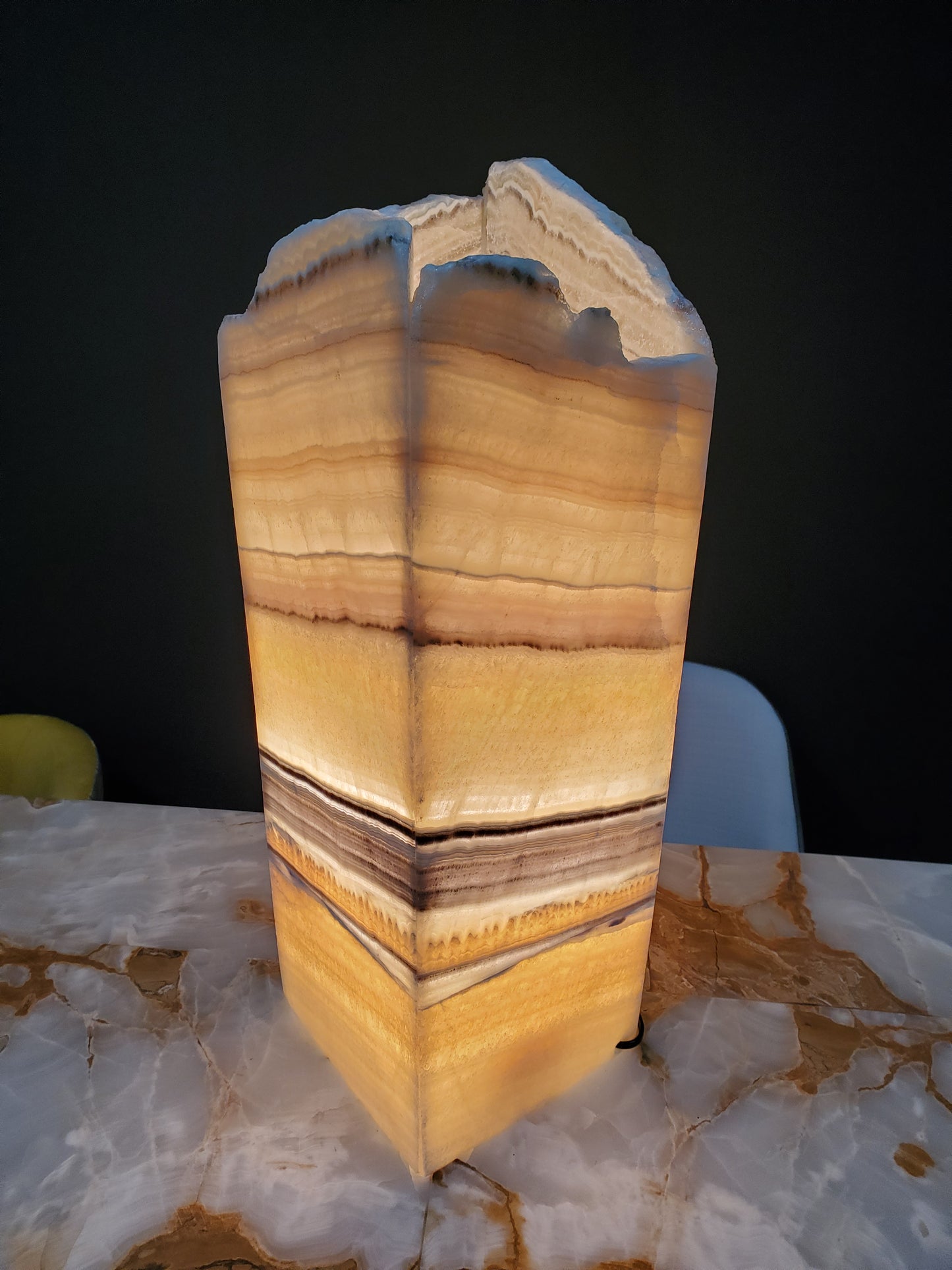 Jagged Boxelder Onyx Lamp