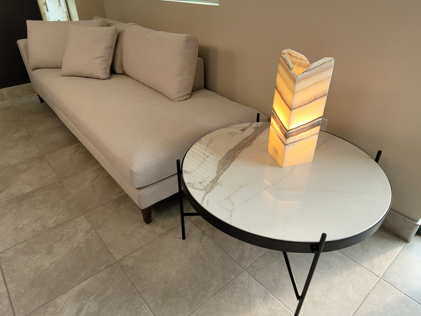 Jagged Boxelder Onyx Lamp