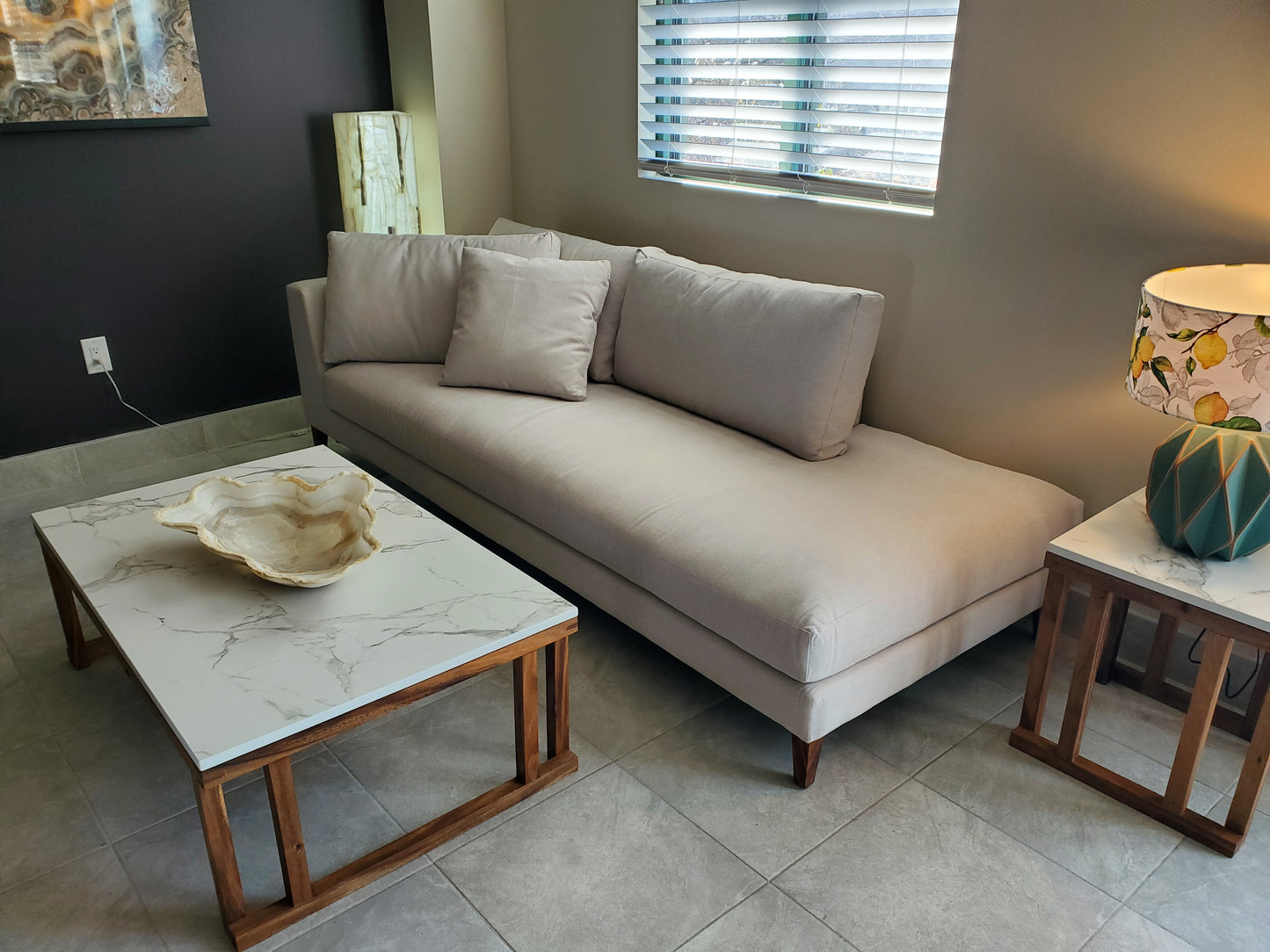 White & Beige Onyx Centerpiece