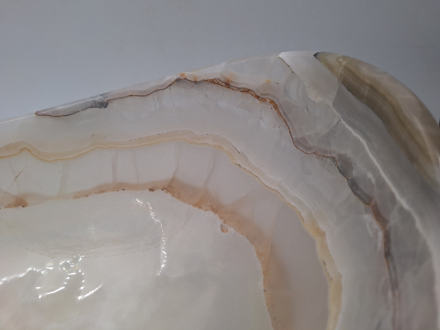 22" White & Brown Artistic Onyx Vessel Sink