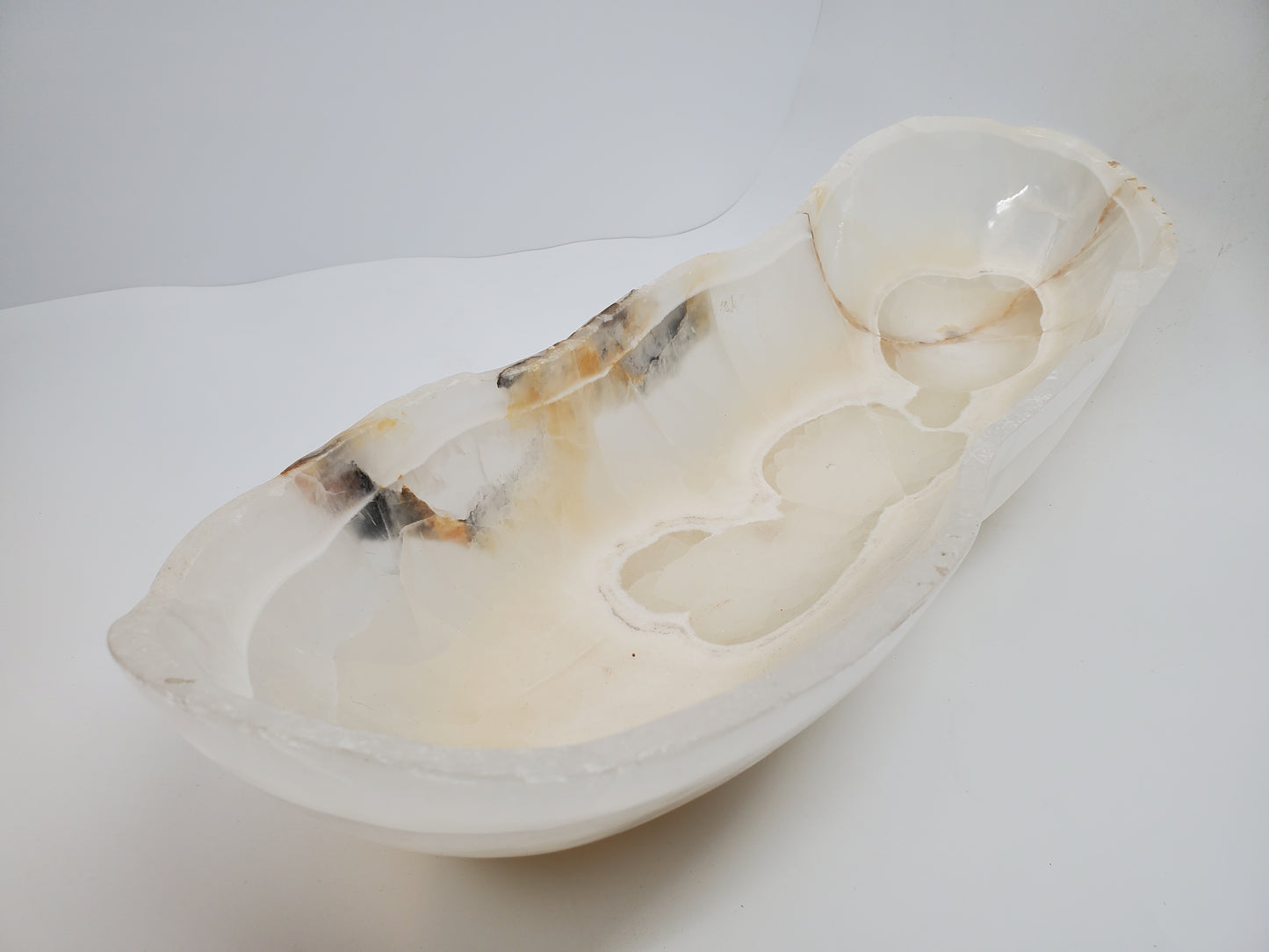 White & Beige Onyx Canoe Centerpiece