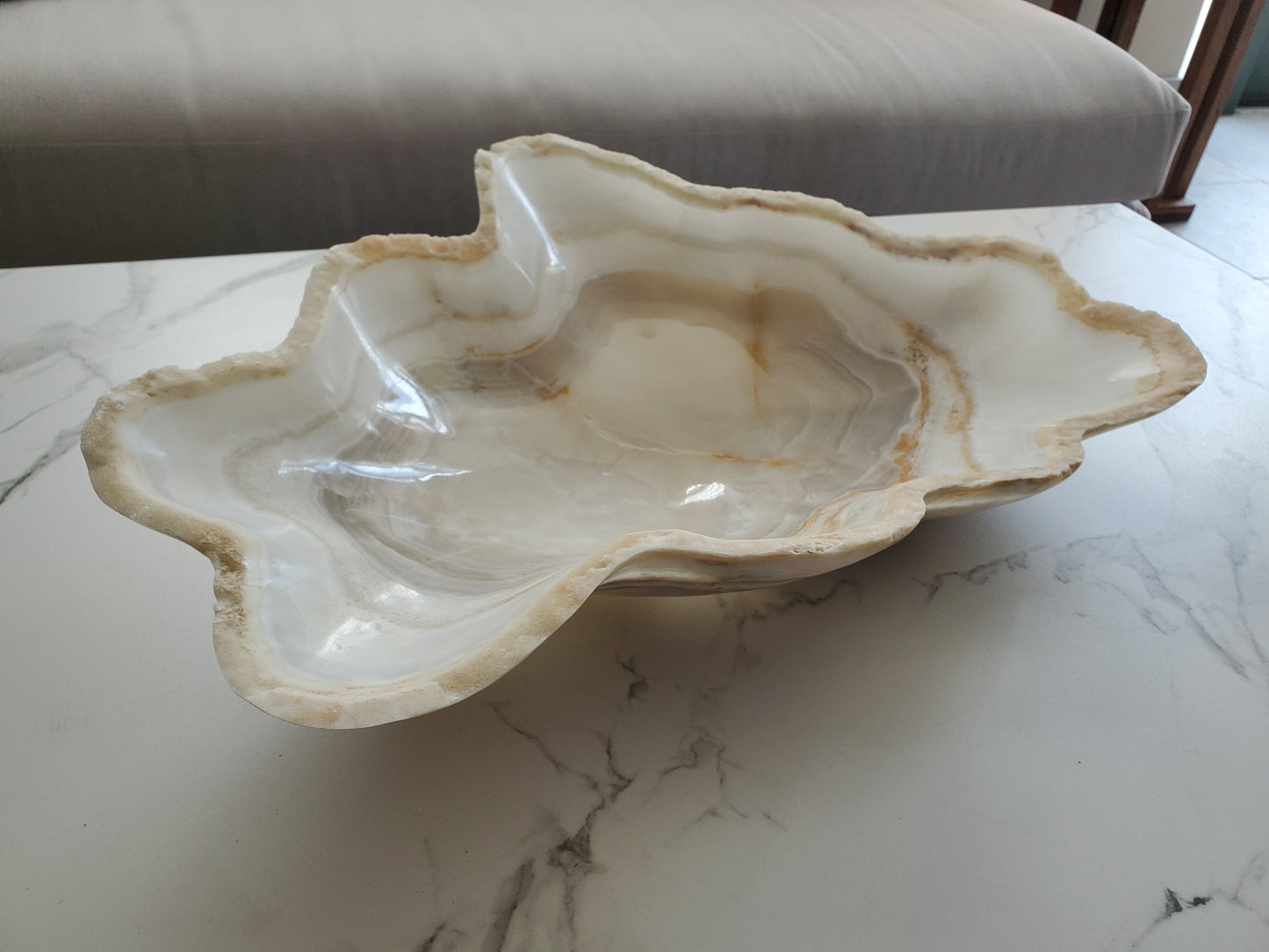 White & Beige Onyx Centerpiece