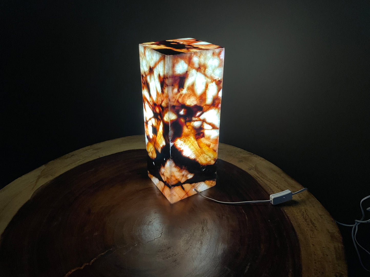 White/Red Patterned Closed Decorative Onyx Lamp
