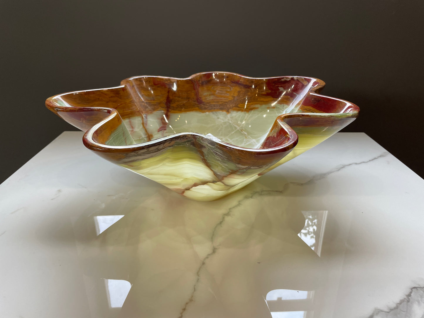 Green/Brown Medium Onyx Centerpiece
