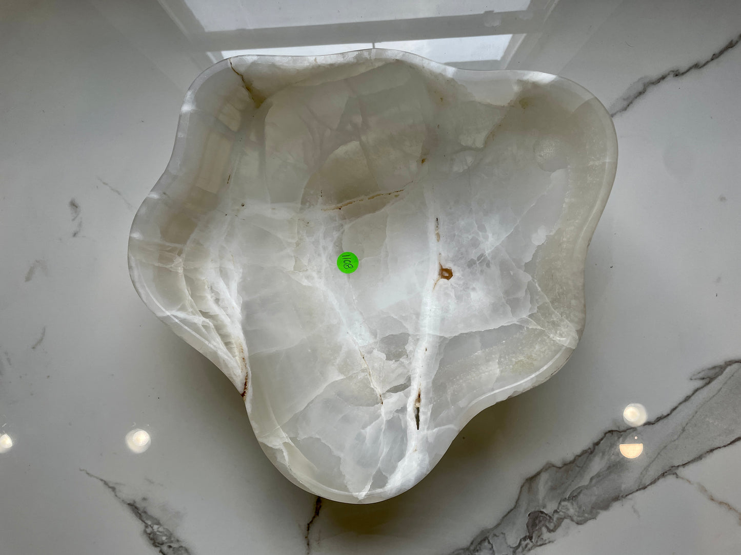 White Small Onyx Centerpiece