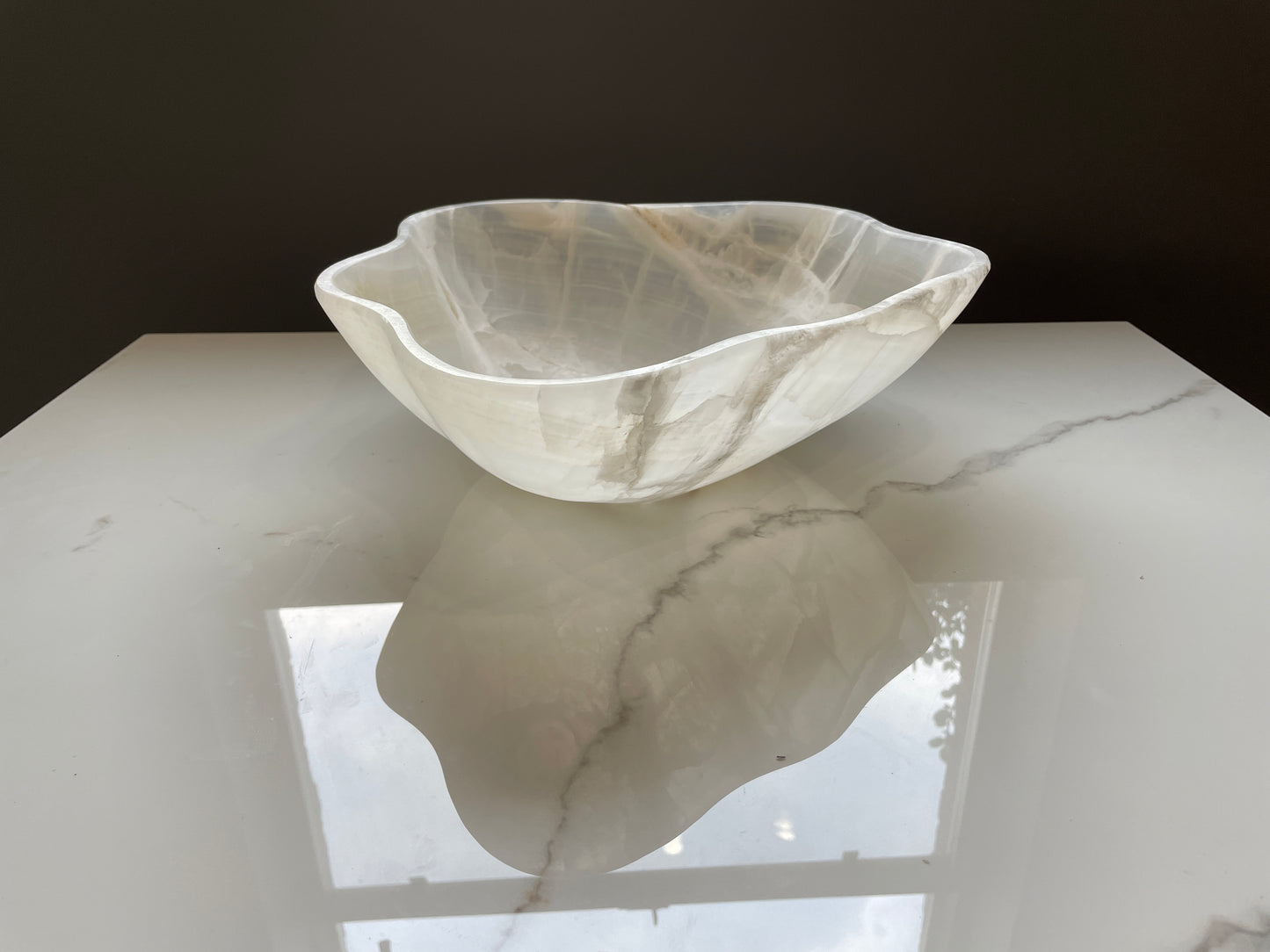 White Small Onyx Centerpiece