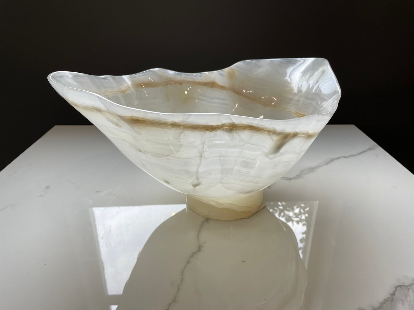 White Medium Onyx Centerpiece