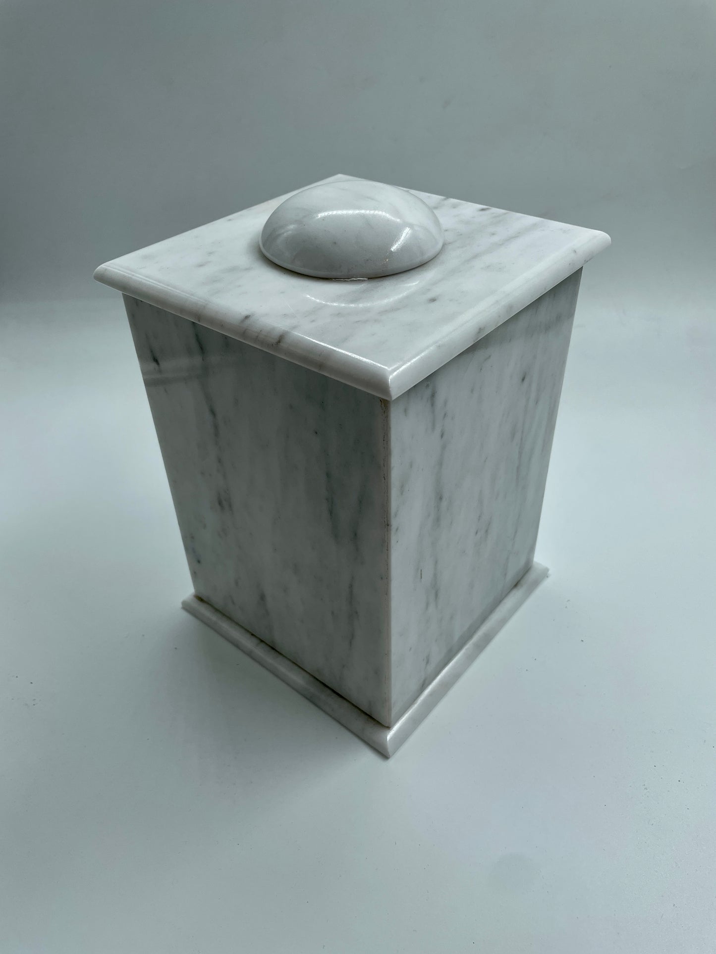 White Large Onyx Ash Container