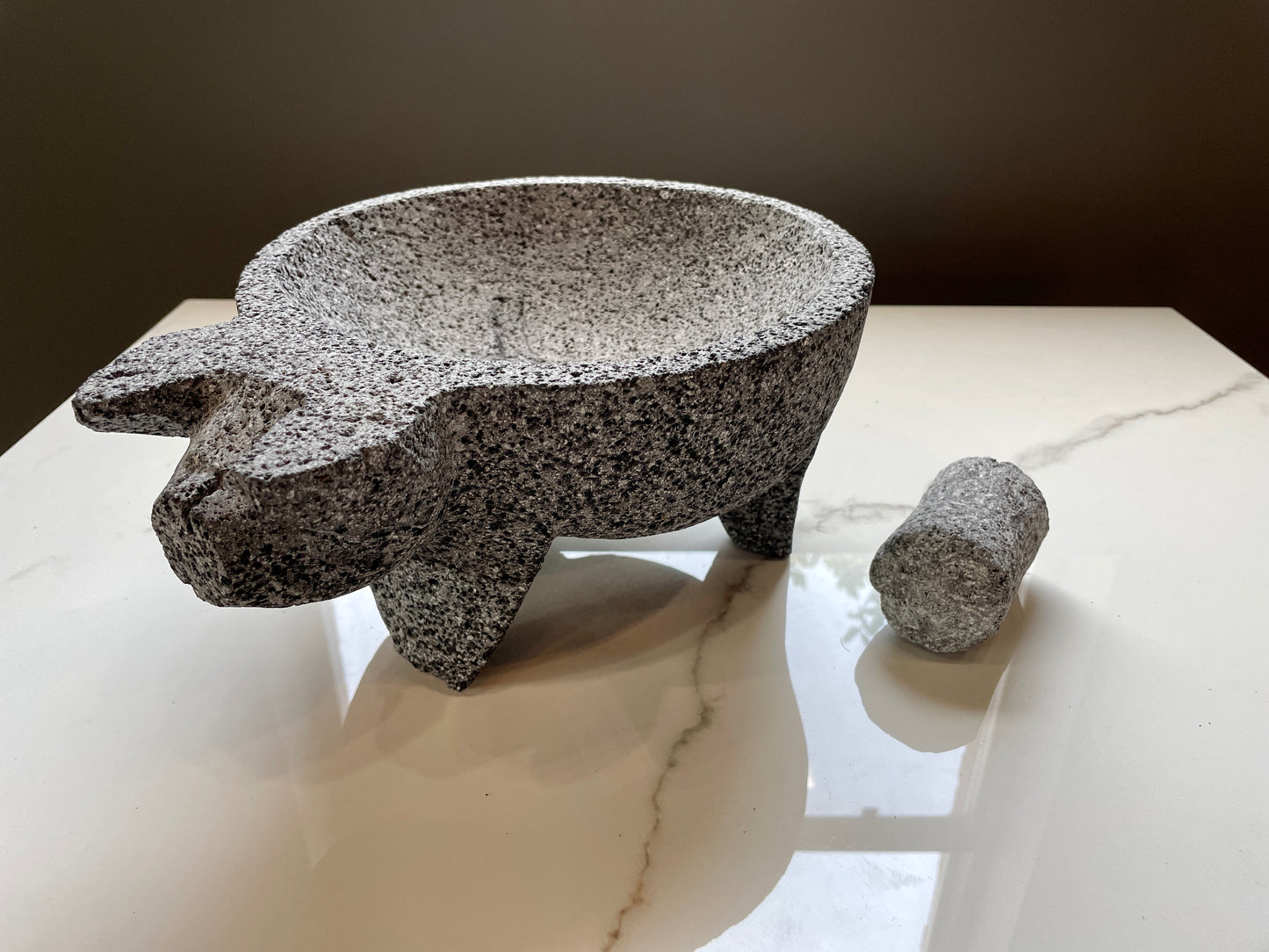 Large Pig Mexican Molcajete