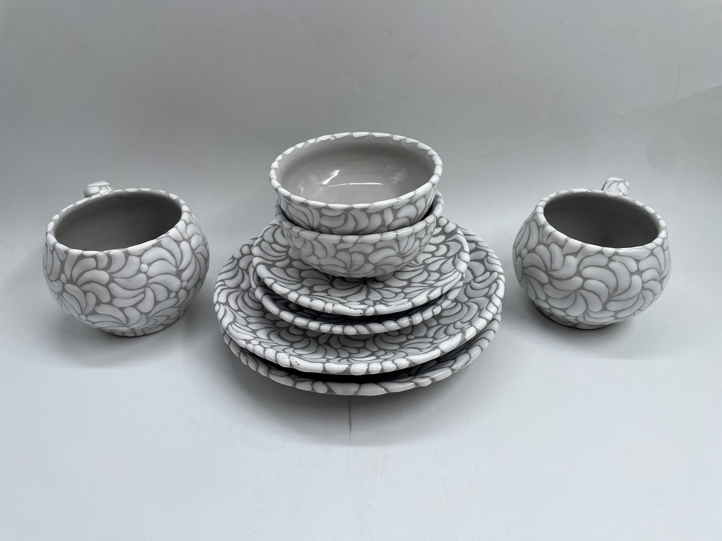 White Patterned 8pc Plate Talavera Set