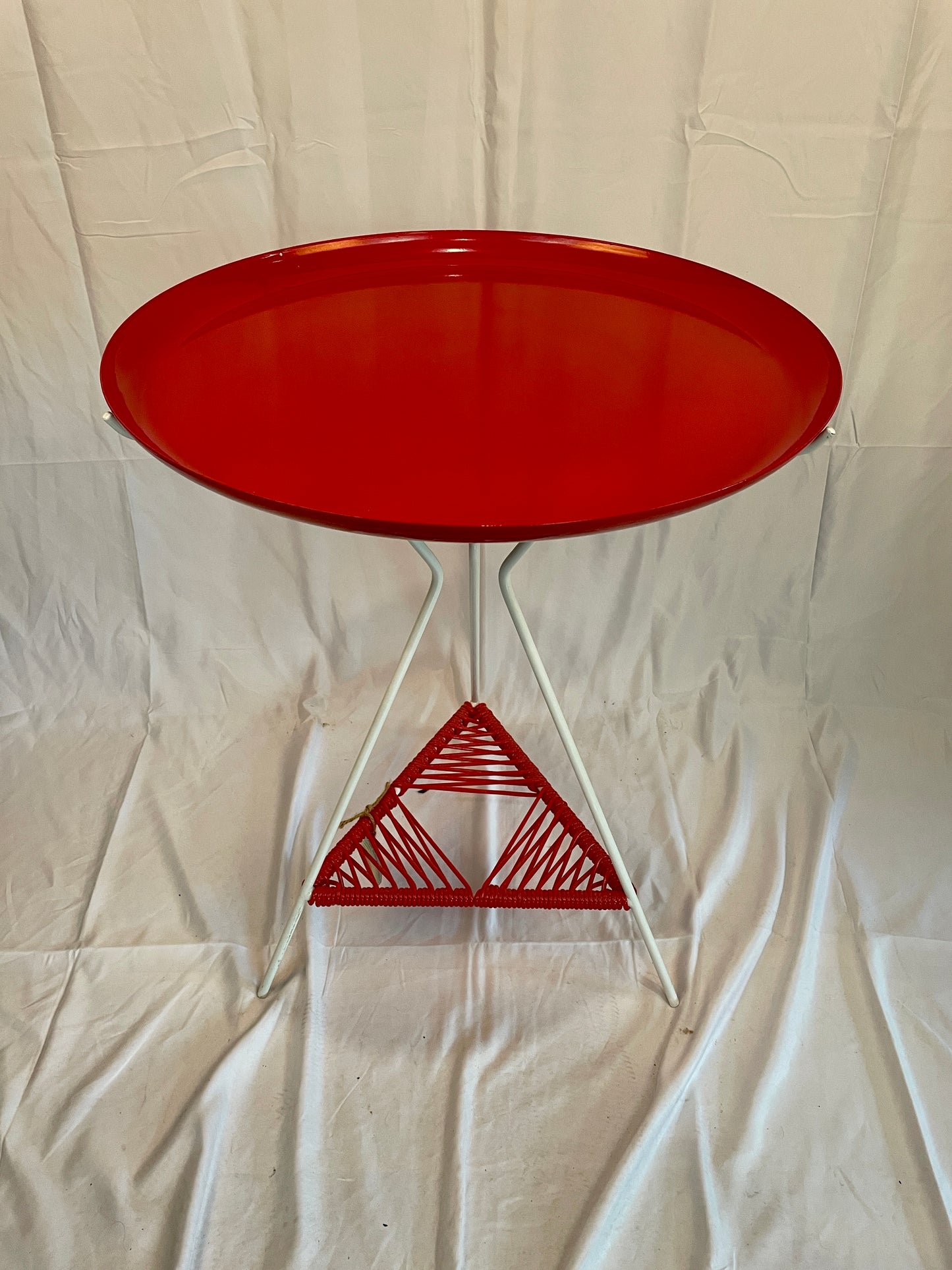 Red Quitapon Acapulco Table
