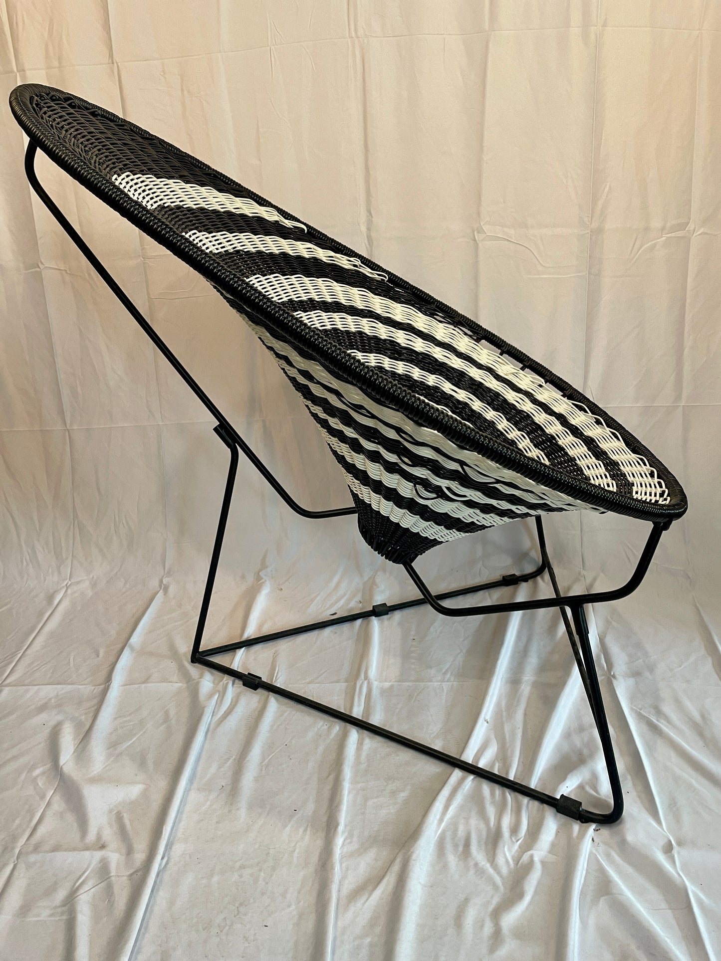 Black/White Orchid Acapulco Chair