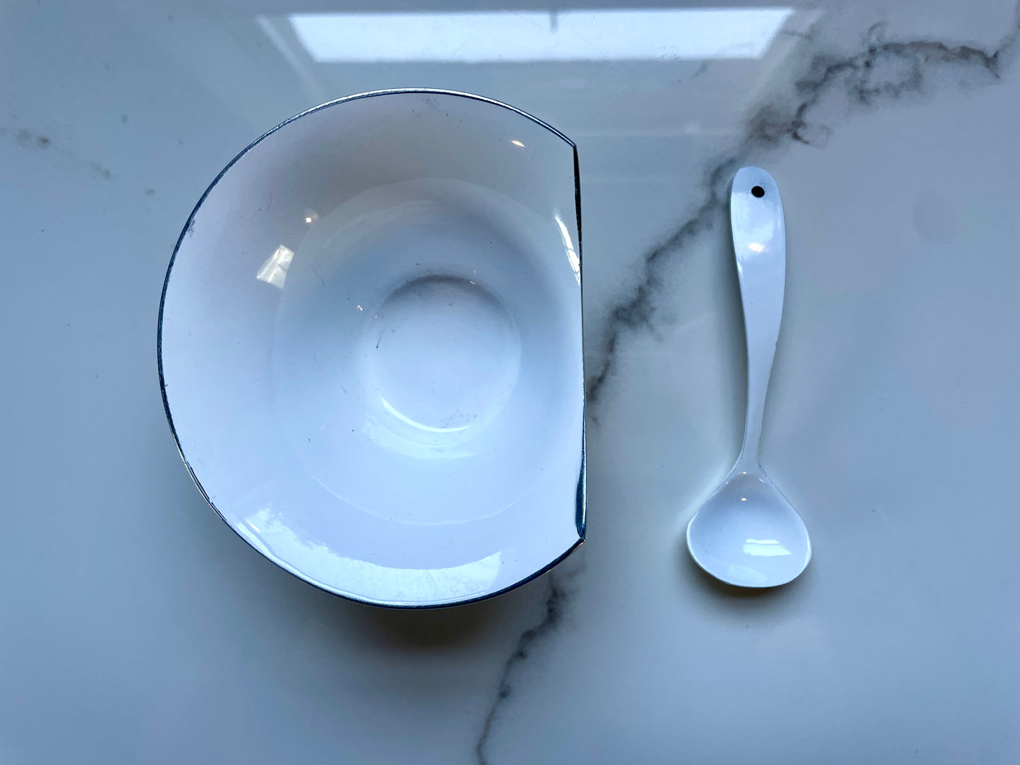 White Medium 6pc Tray and Assorted Pewter Set