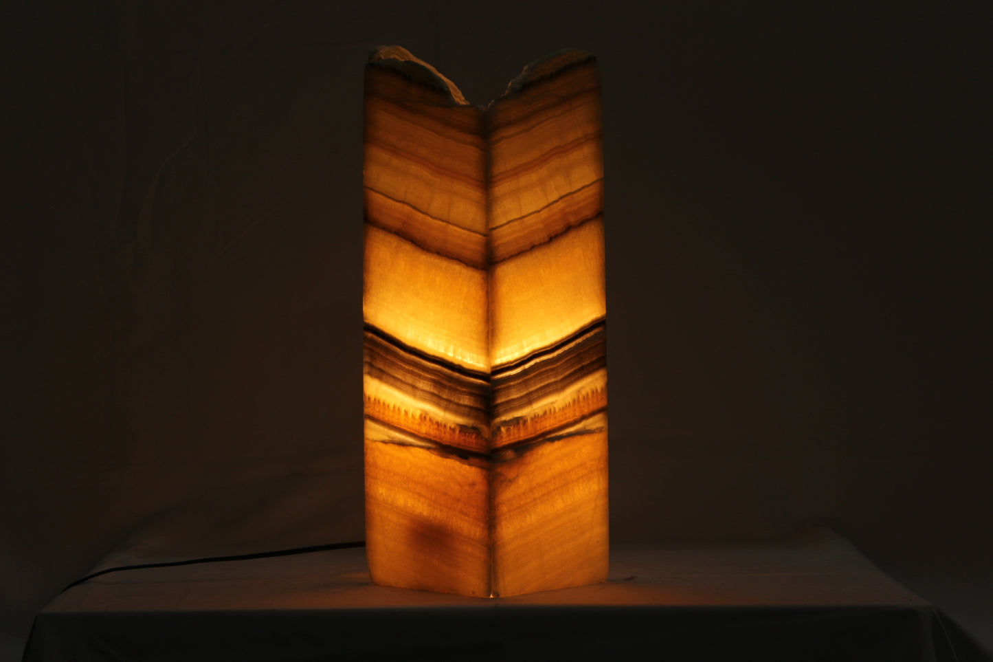 Jagged Boxelder Onyx Lamp