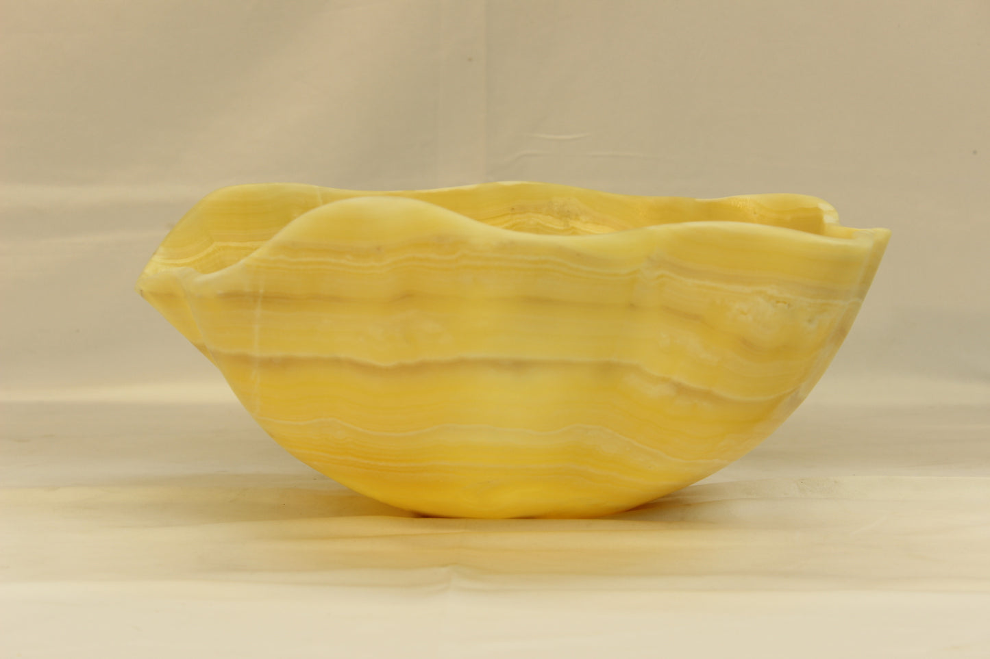 Honey Oasis Onyx Centerpiece