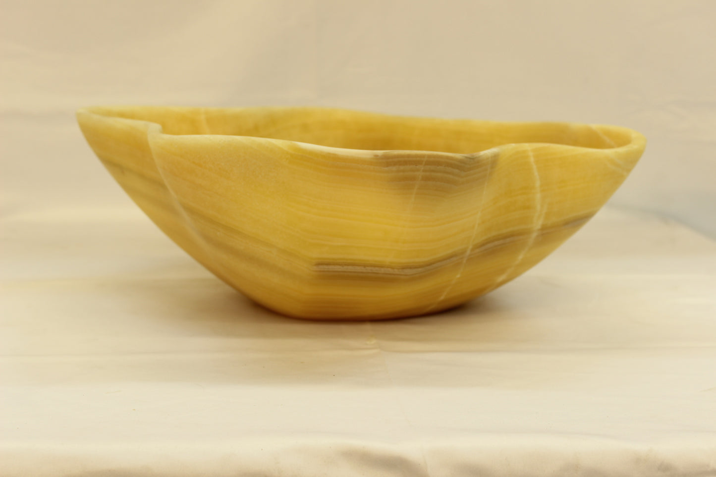 Blonde Camel Onyx Centerpiece