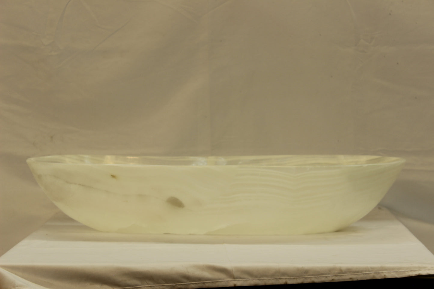 White Celes Onyx Centerpiece