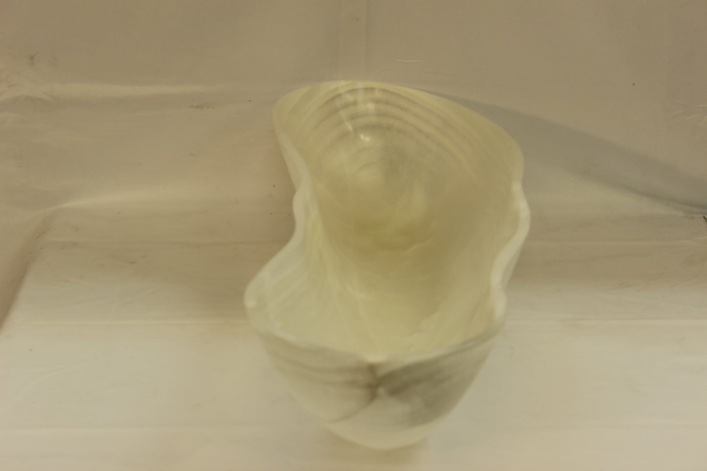White Celes Onyx Centerpiece