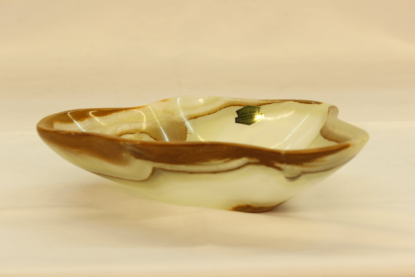 Beige Boundary Onyx Centerpiece