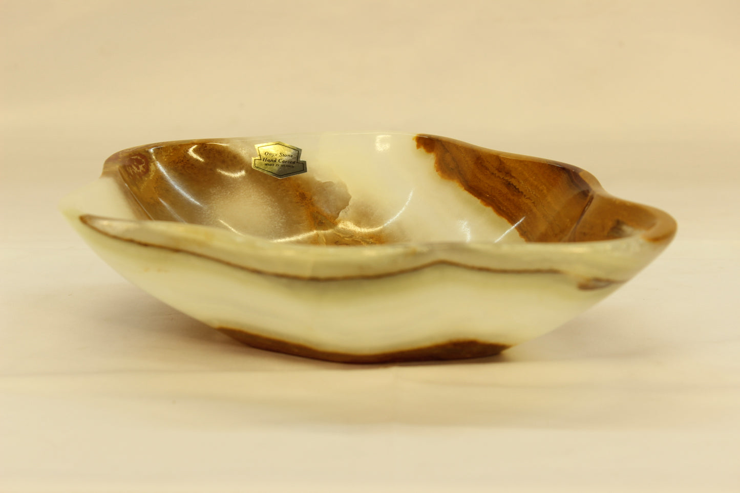 Beige Deimos Onyx Centerpiece