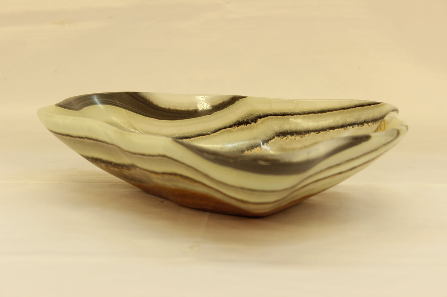 Beige Crater Onyx Centerpiece