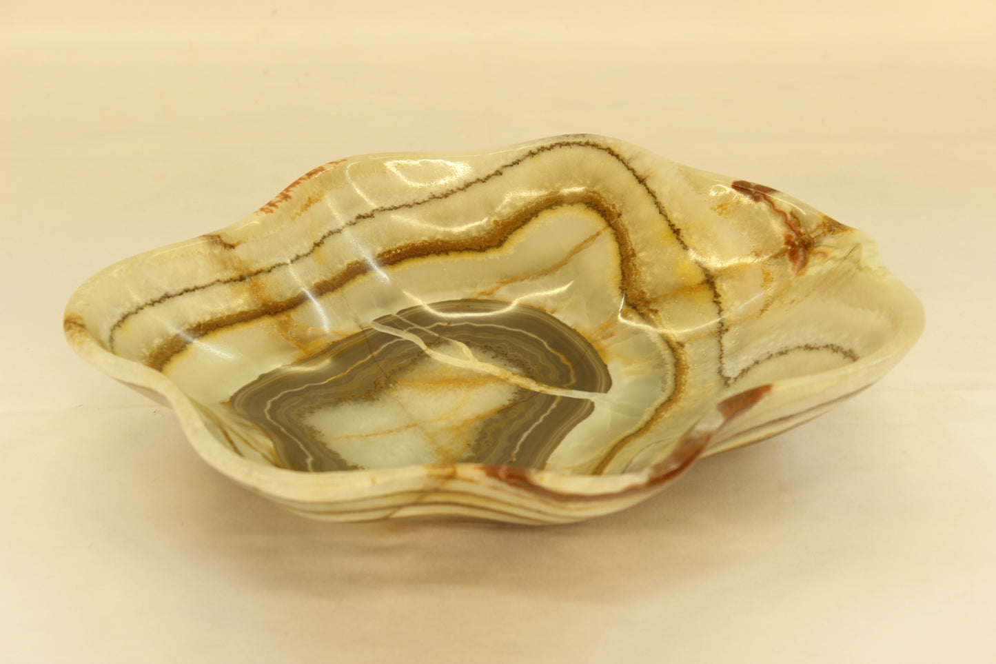 Beige Cosmo Onyx Centerpiece