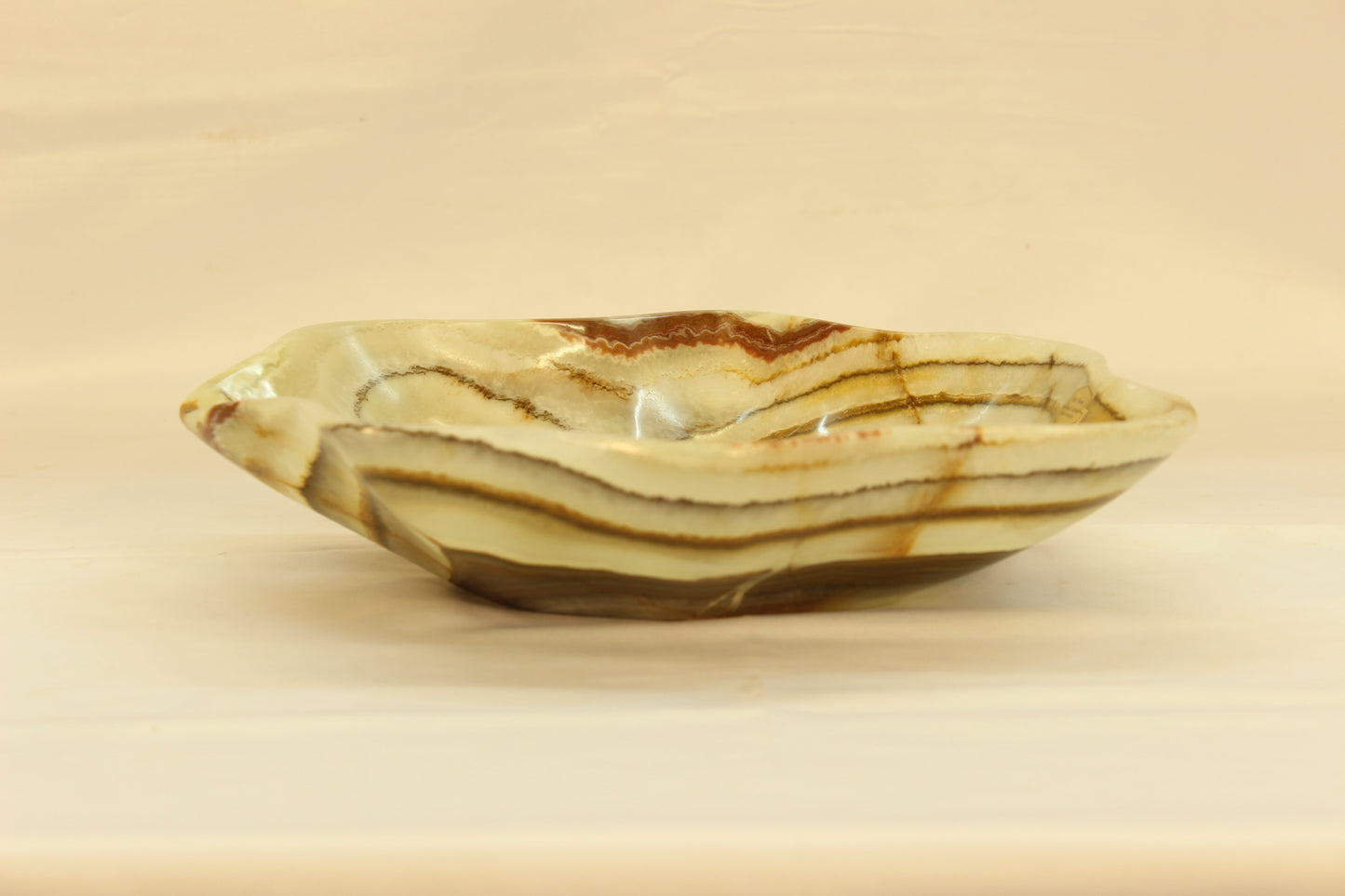 Beige Cosmo Onyx Centerpiece