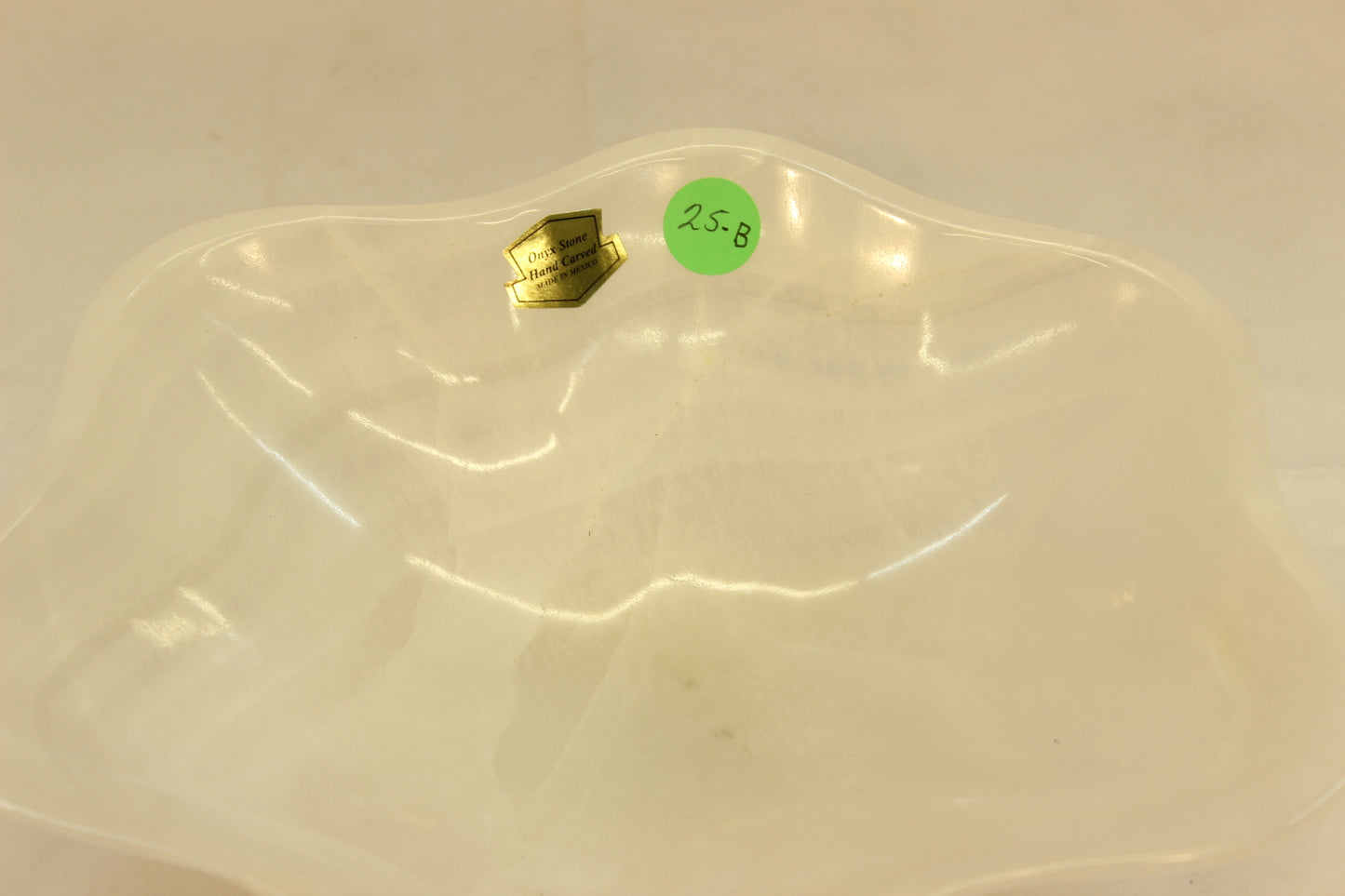 White Stratus Onyx Small Centerpiece