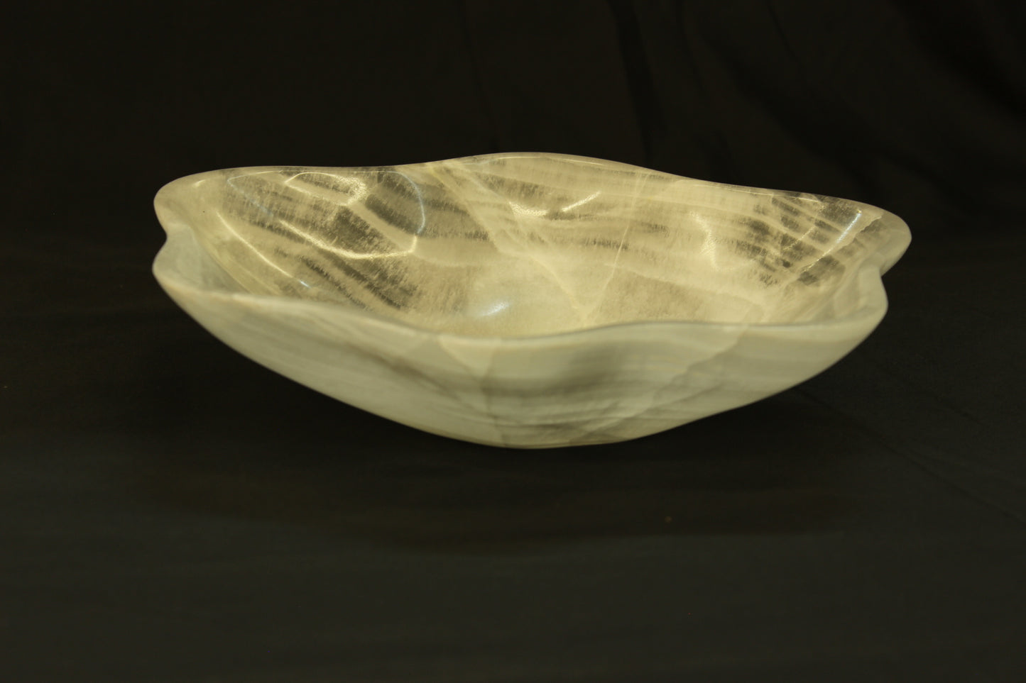 White Stratus Onyx Small Centerpiece
