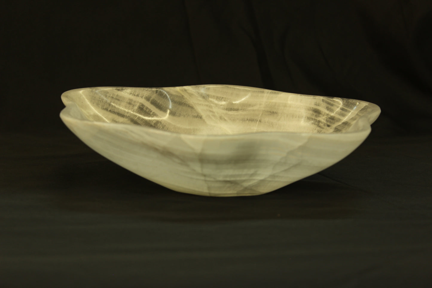 White Stratus Onyx Small Centerpiece