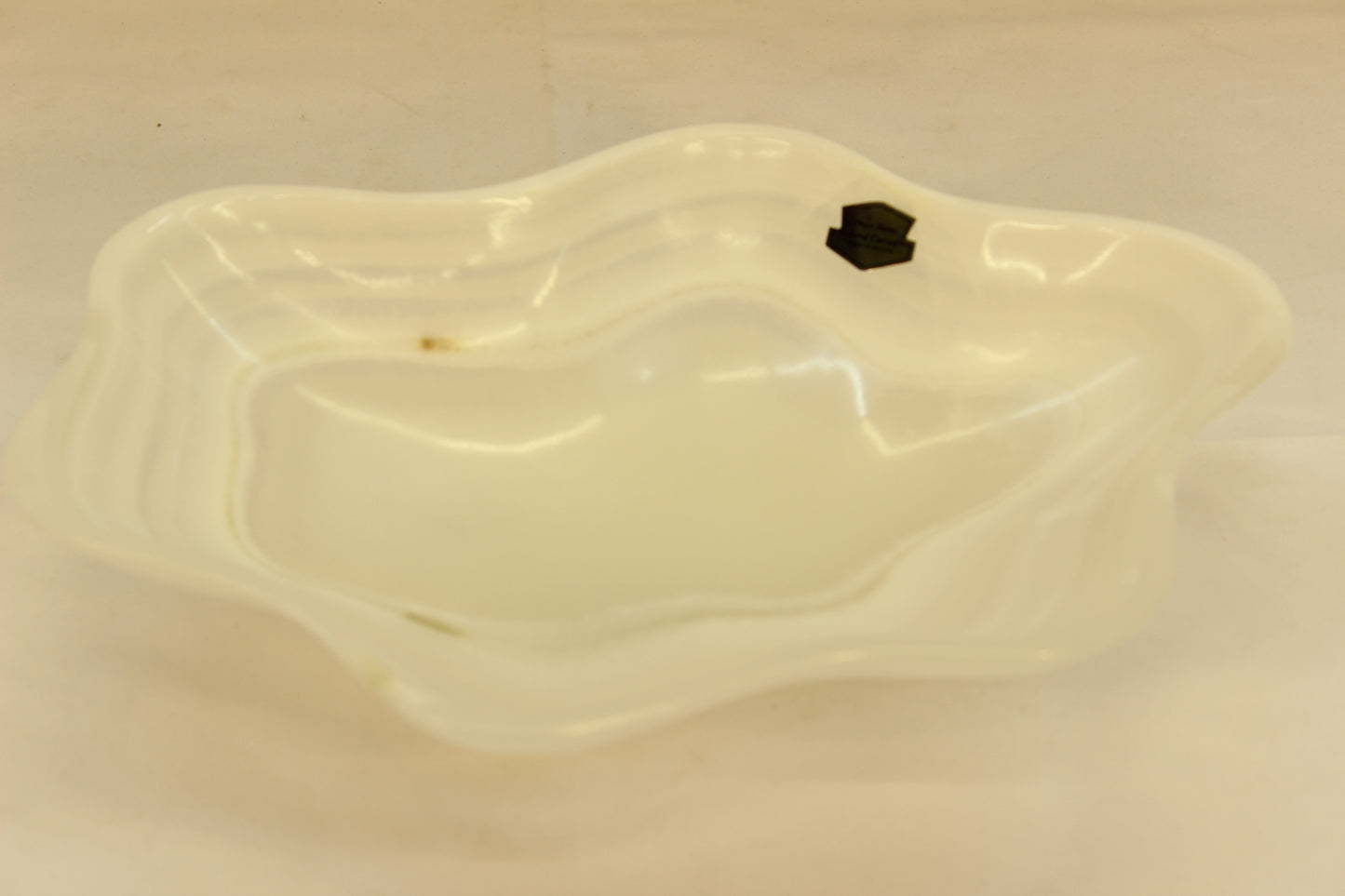 White Cirrus Onyx Centerpiece