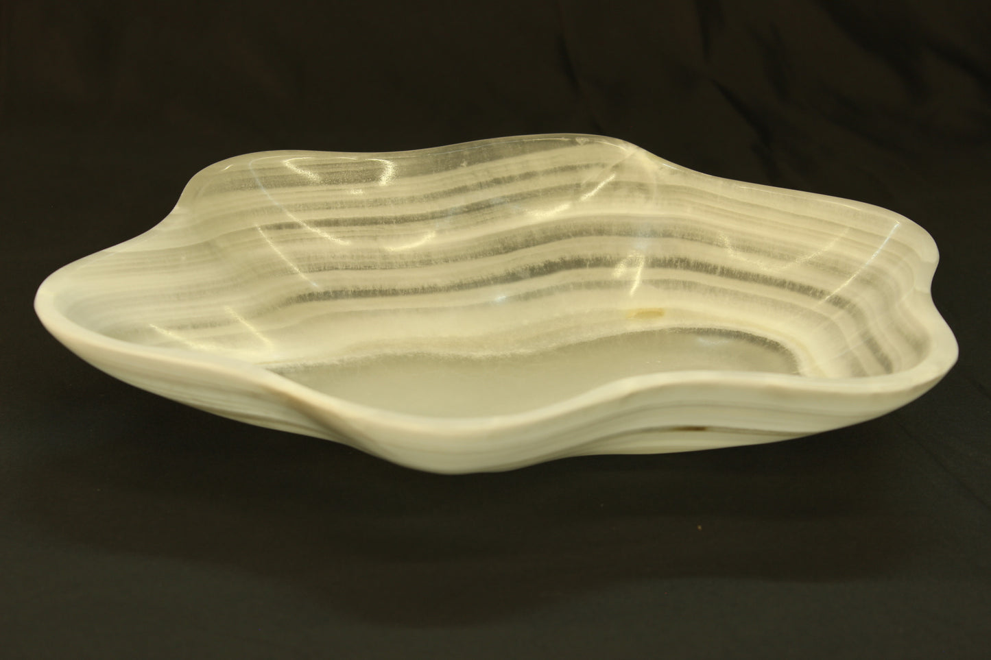 White Cirrus Onyx Centerpiece