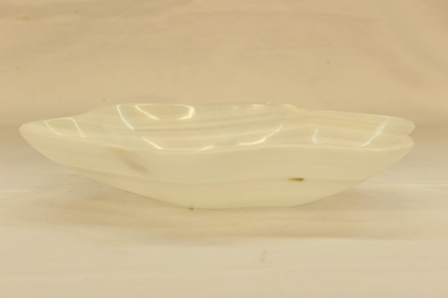 White Cirrus Onyx Centerpiece