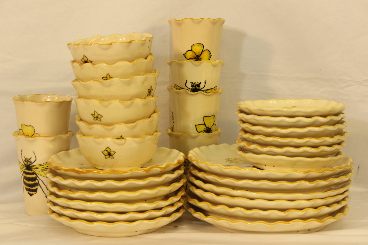 30pc Bumblebee & Flowers Handmade Ceramic Dinnerware Set (For 6 People)
