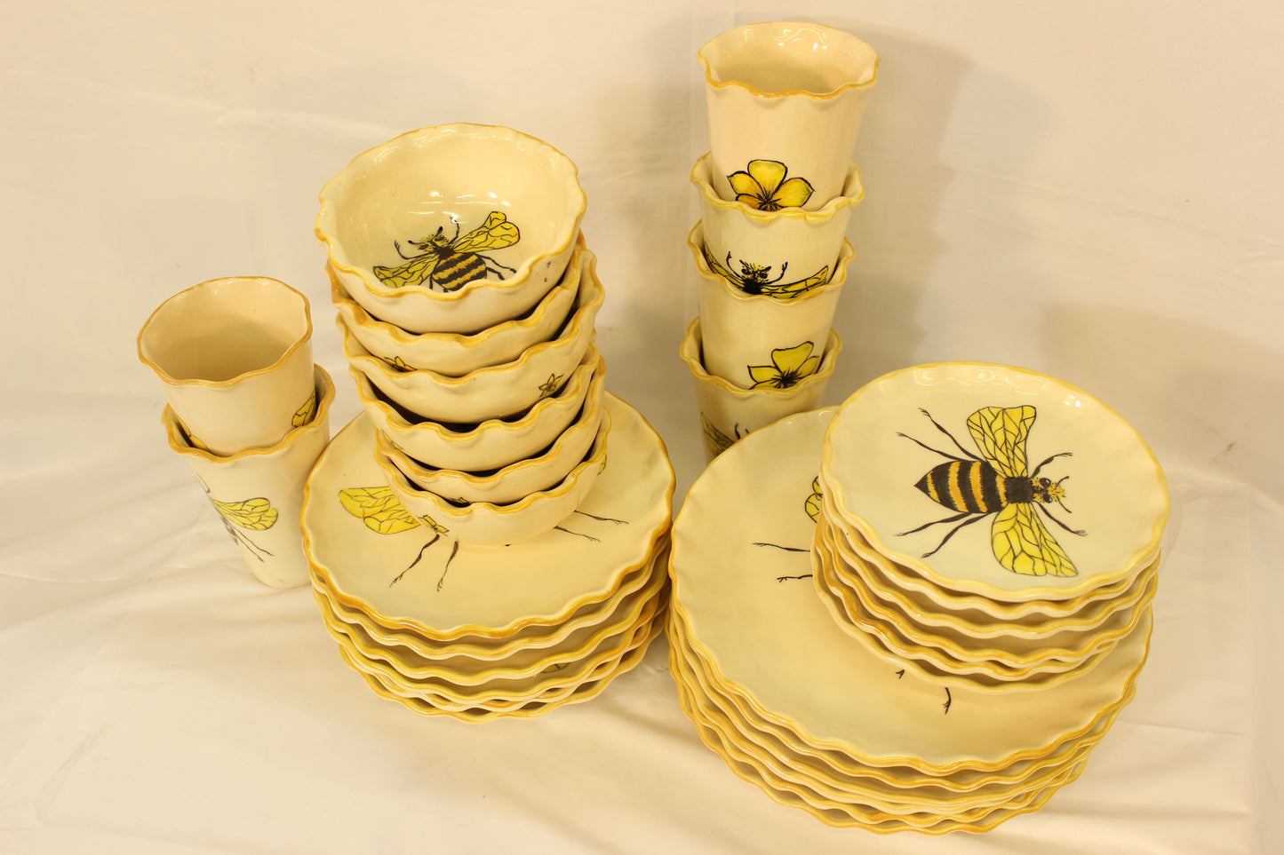 30pc Bumblebee & Flowers Handmade Ceramic Dinnerware Set (For 6 People)