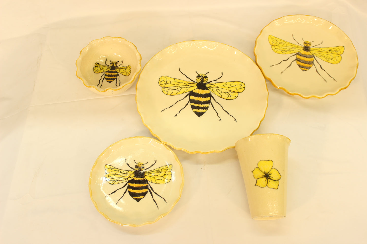 30pc Bumblebee & Flowers Handmade Ceramic Dinnerware Set (For 6 People)