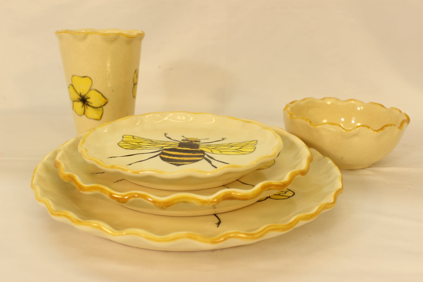30pc Bumblebee & Flowers Handmade Ceramic Dinnerware Set (For 6 People)
