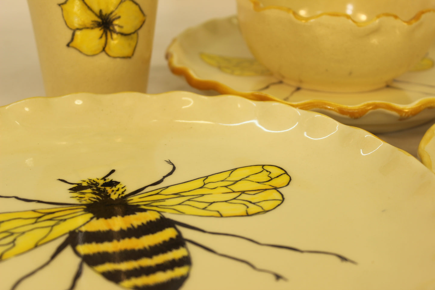 30pc Bumblebee & Flowers Handmade Ceramic Dinnerware Set (For 6 People)