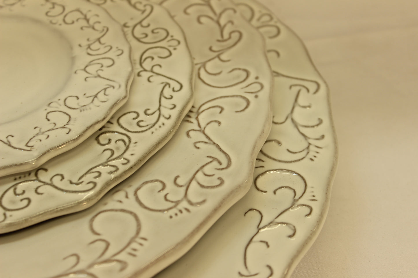 36 pc Florencia Traditional Ceramic Dinnerware Set (For 6 People)