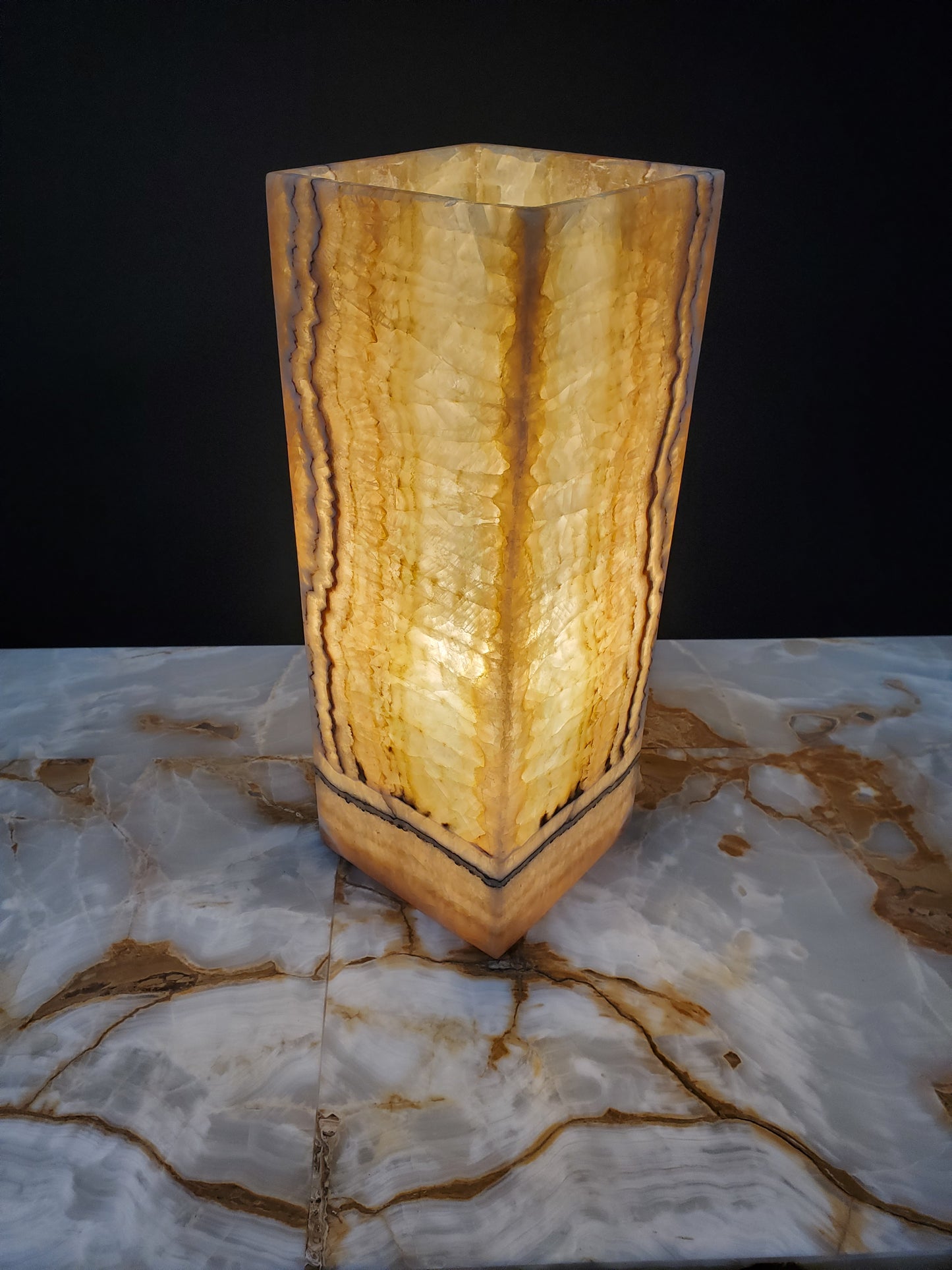 Honey Amber Closed Decorative Onyx Lamp