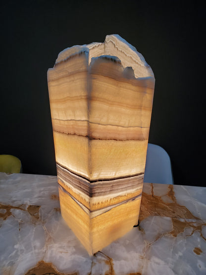 Jagged Boxelder Onyx Lamp