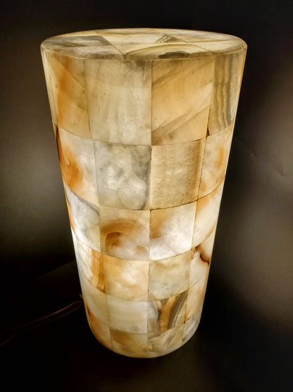 Beige Oculus Patterned Onyx Lamp