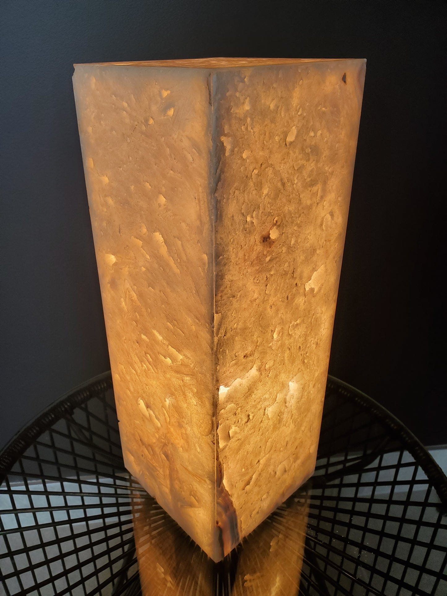 White Closed Decorative Onyx Lamp