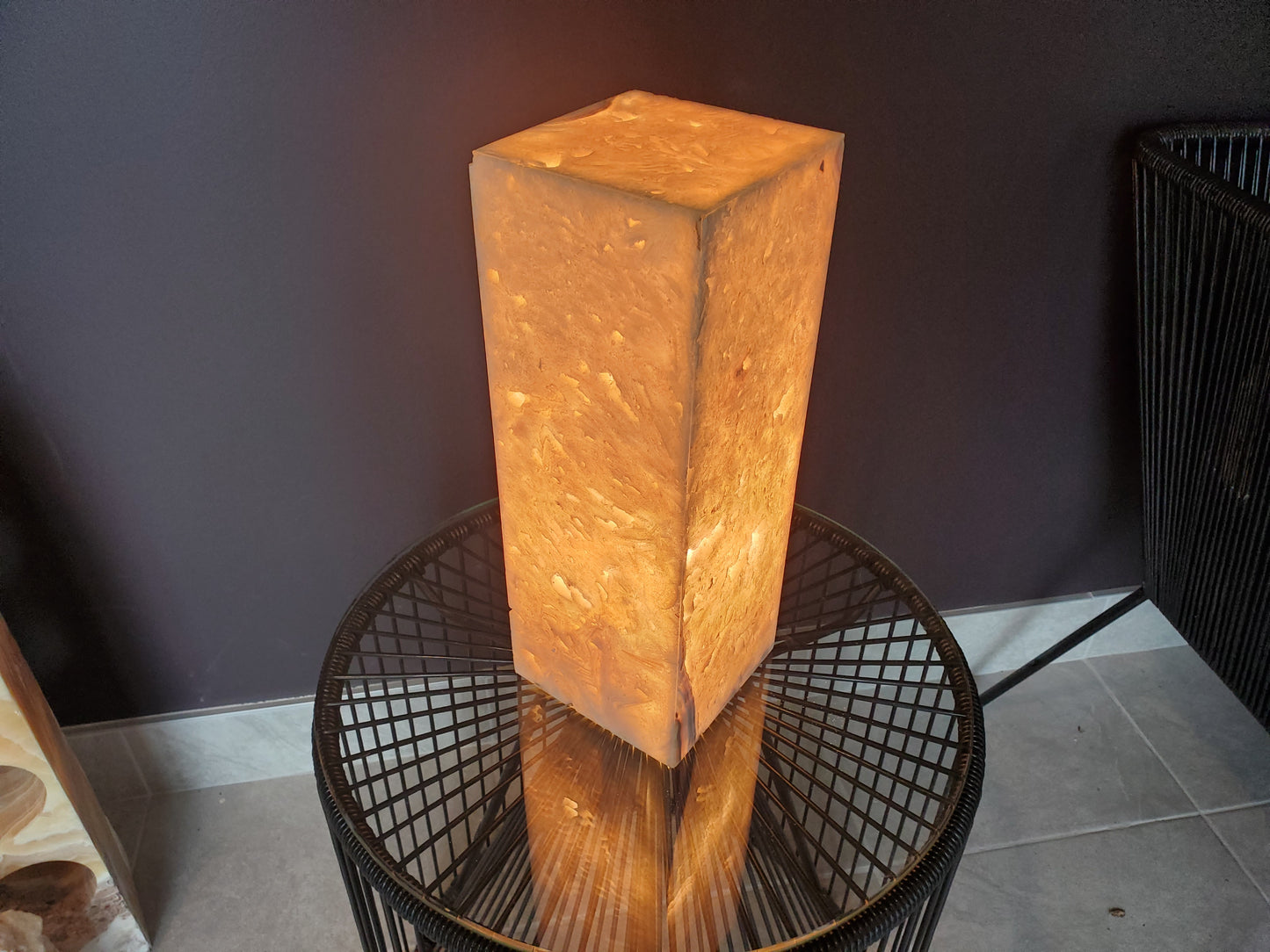 White Closed Decorative Onyx Lamp