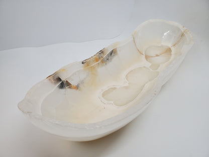White & Beige Onyx Canoe Centerpiece