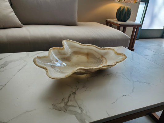 White & Beige Onyx Centerpiece