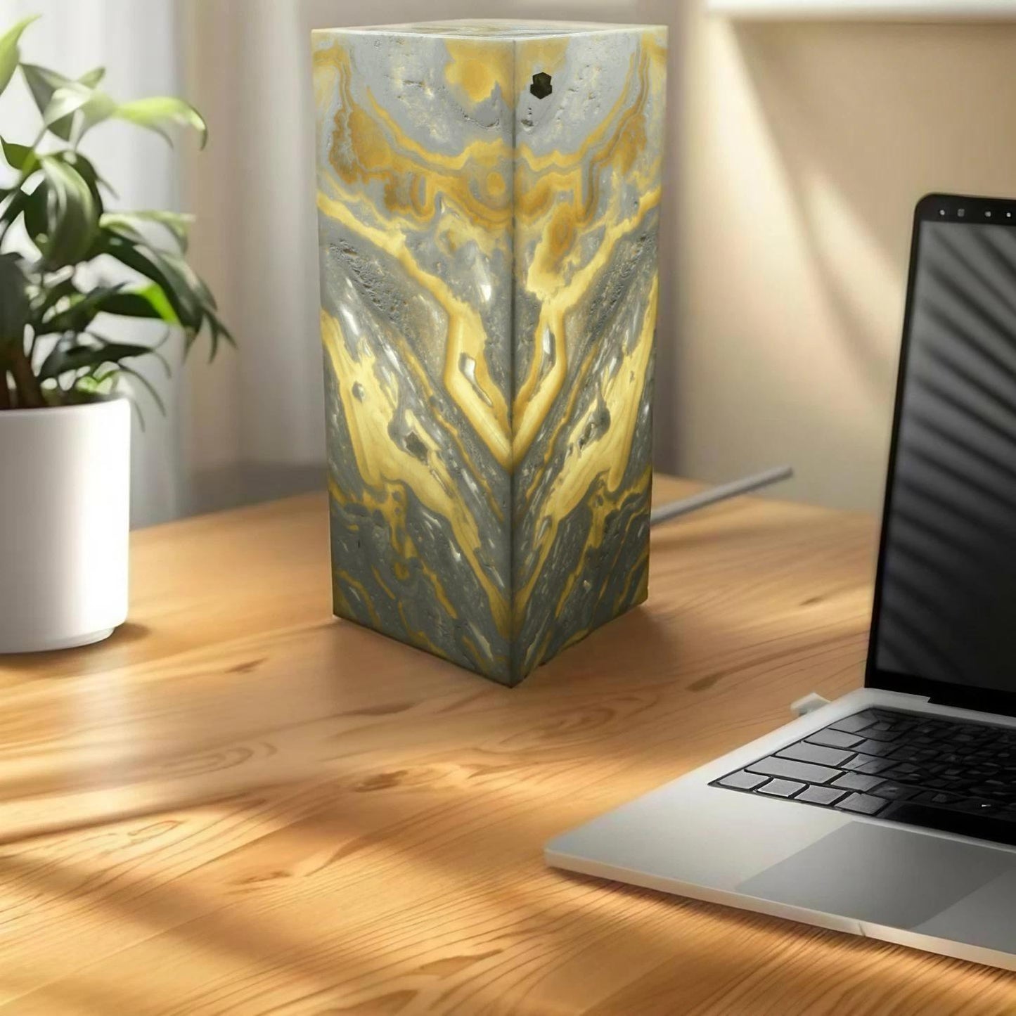 Large Nubloso Crema Onyx Lamp